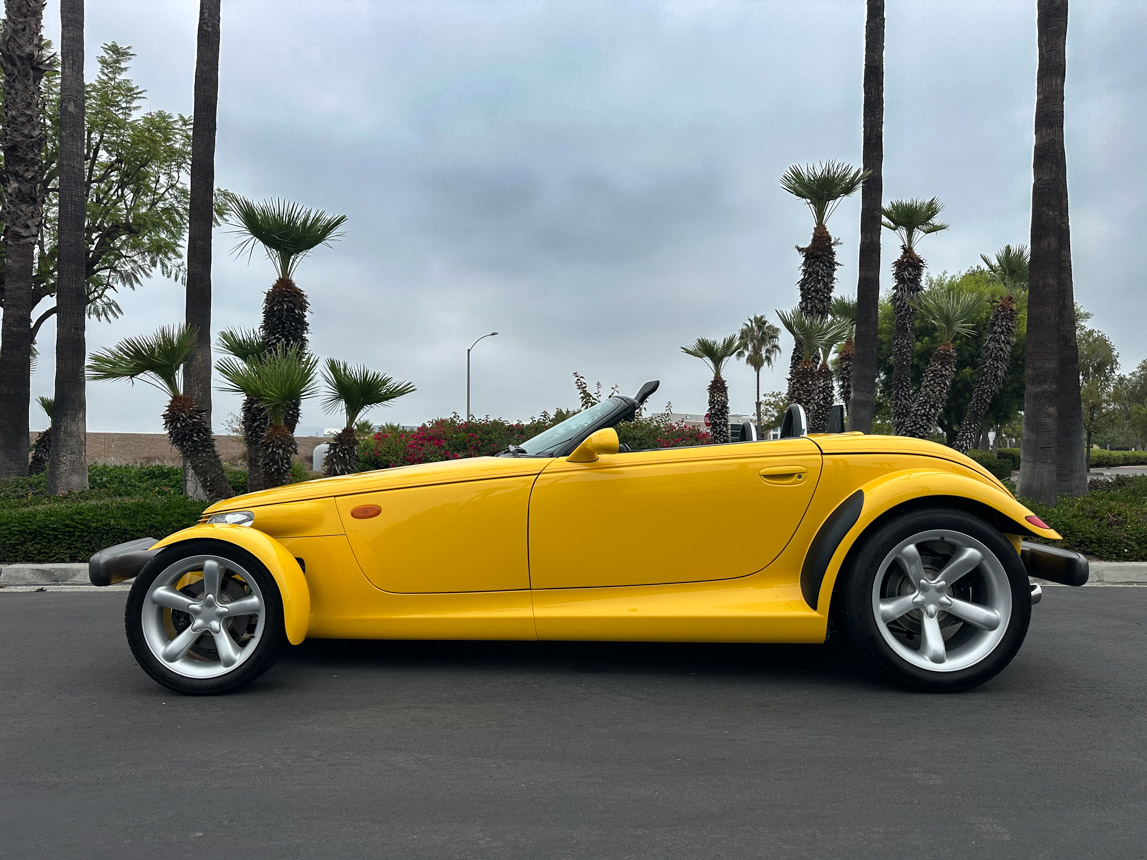 1999 Yellow Prowler 8678