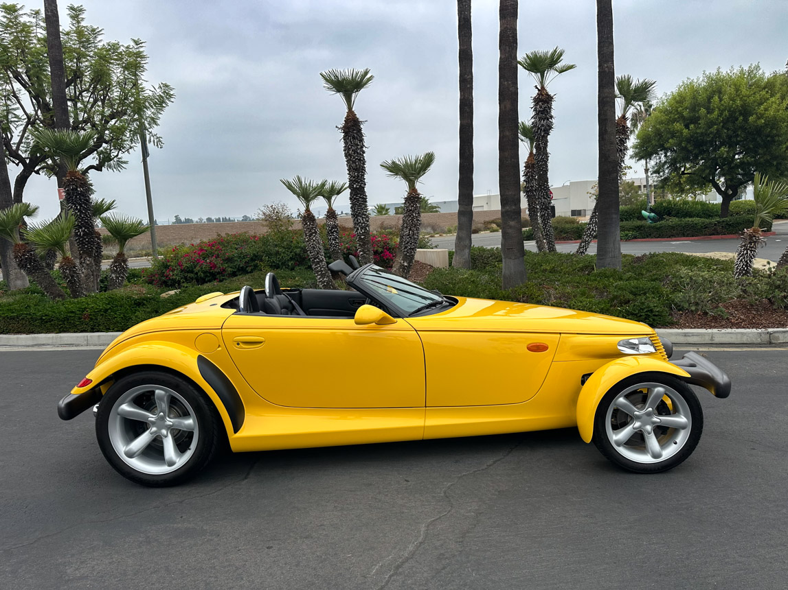 1999 Yellow Prowler 8683