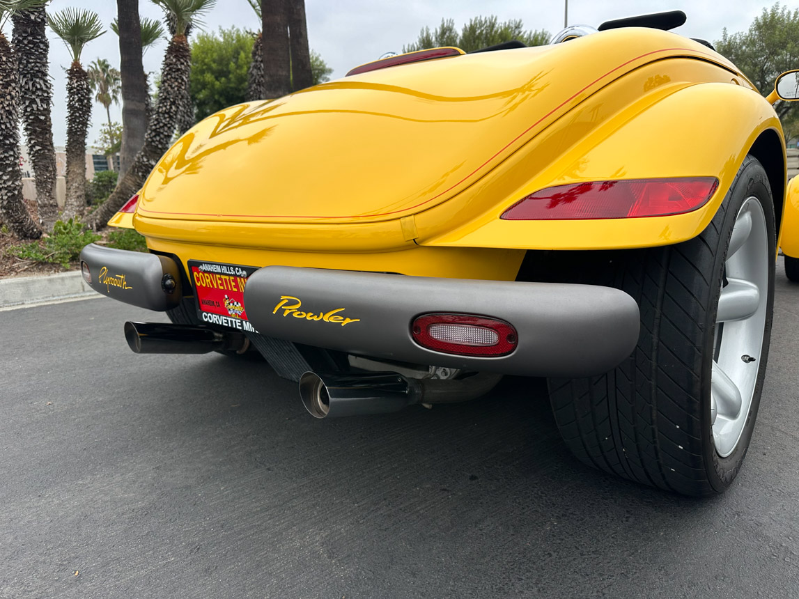 1999 Yellow Prowler 8686