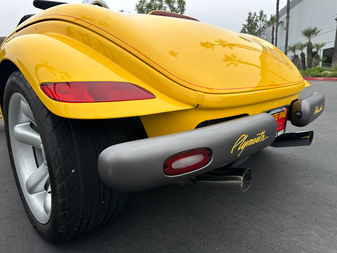 1999 Yellow Prowler 8687