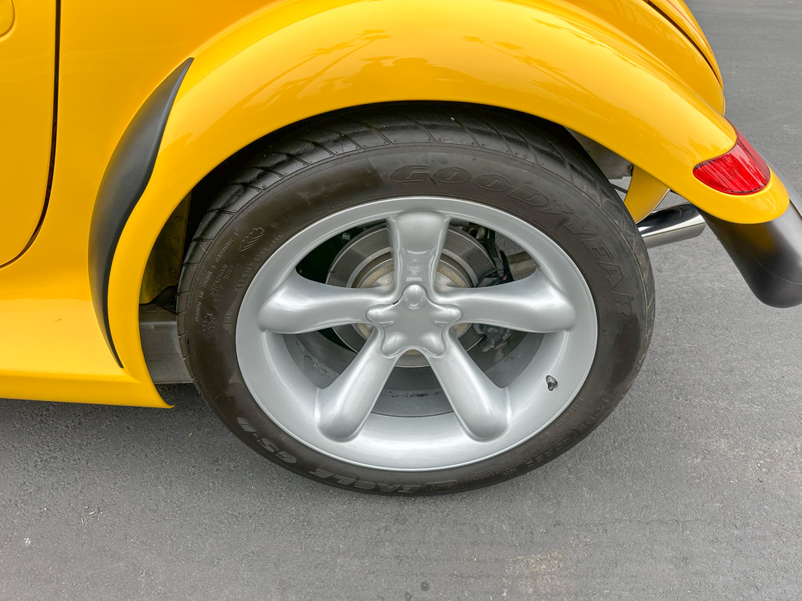 1999 Yellow Prowler 8691