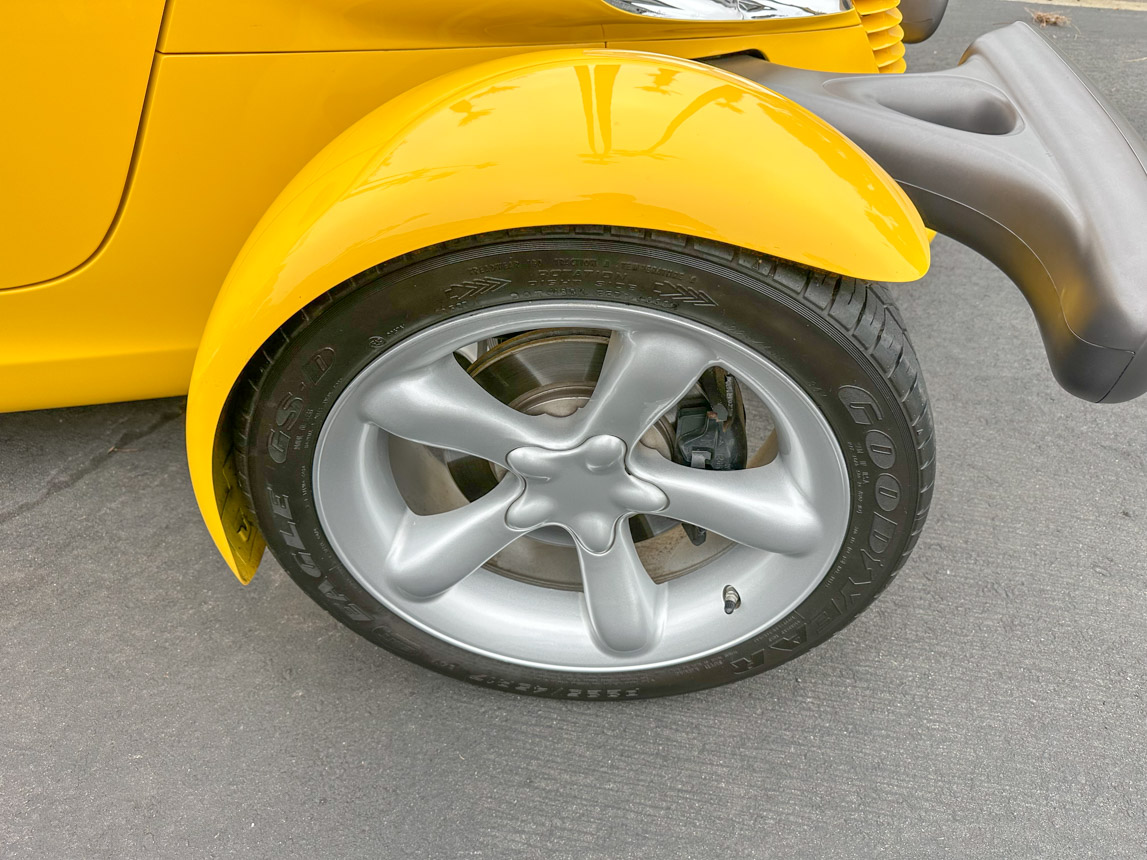 1999 Yellow Prowler 8693
