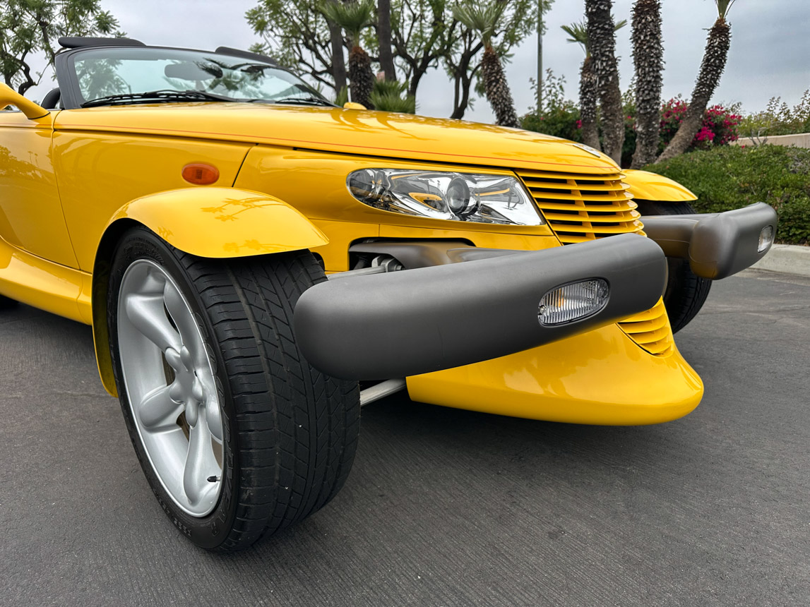 1999 Yellow Prowler 8694