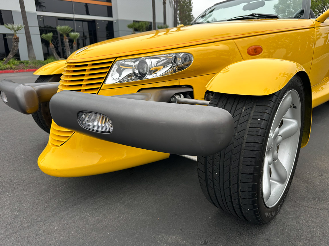 1999 Yellow Prowler 8695