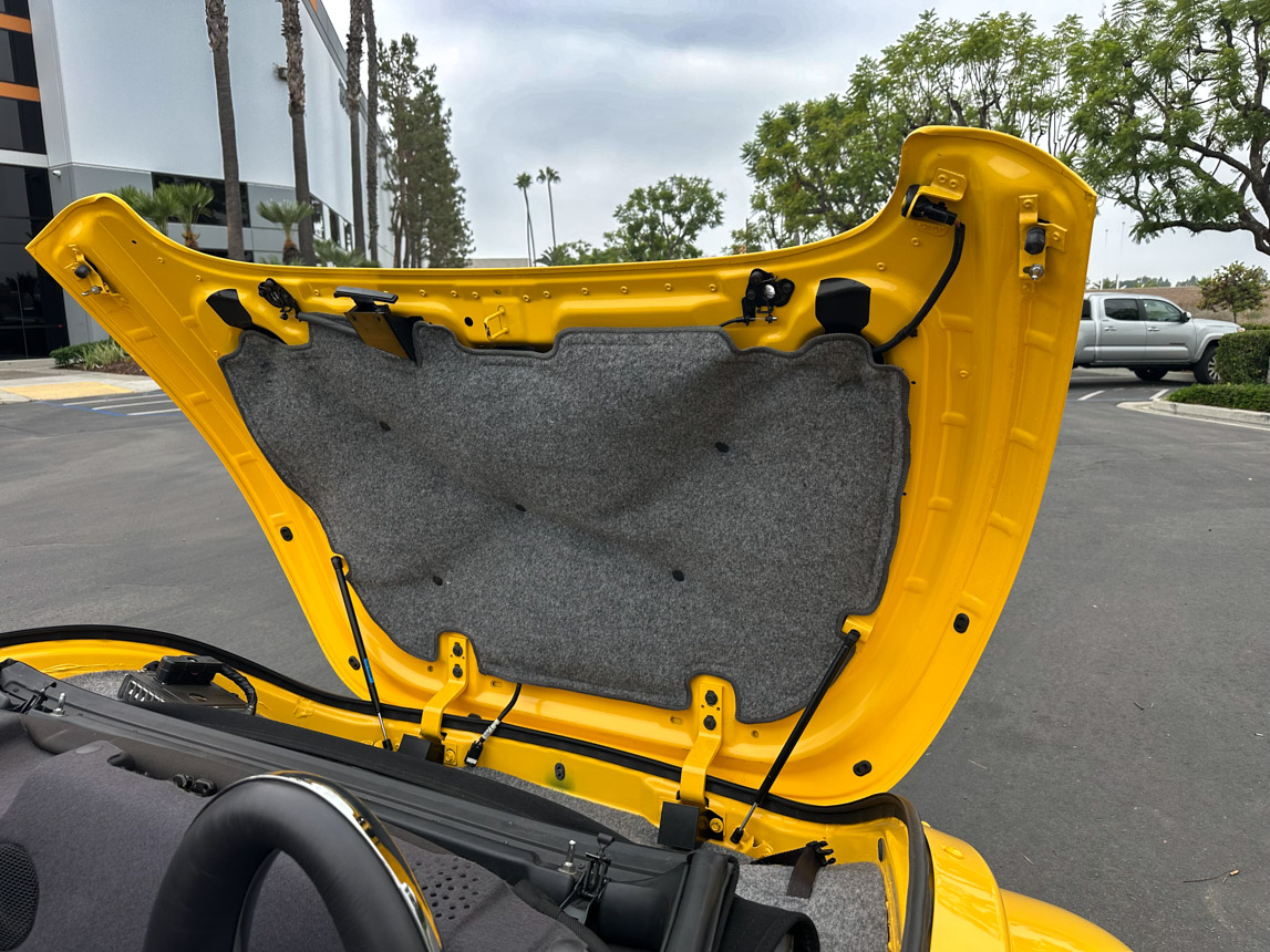 1999 Yellow Prowler 8698