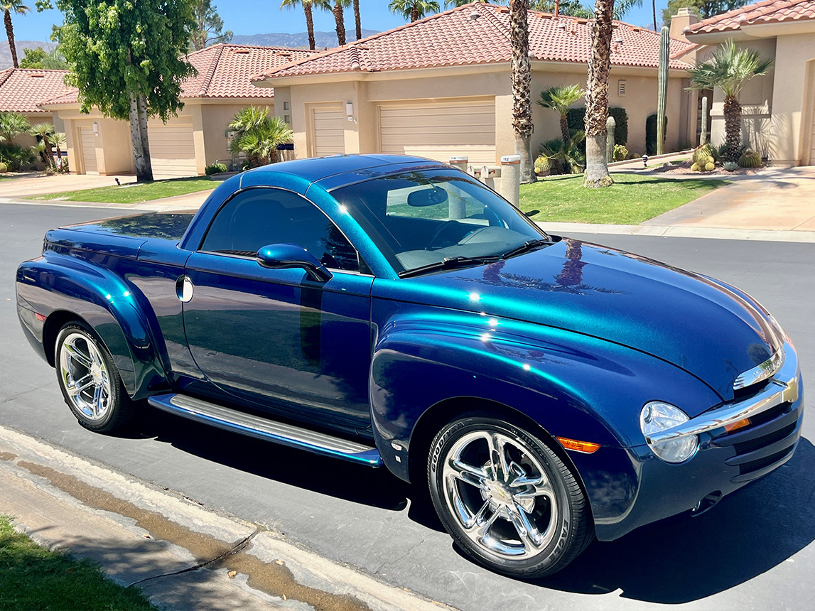 2006 Blue Chevy SSR Pick UP 1