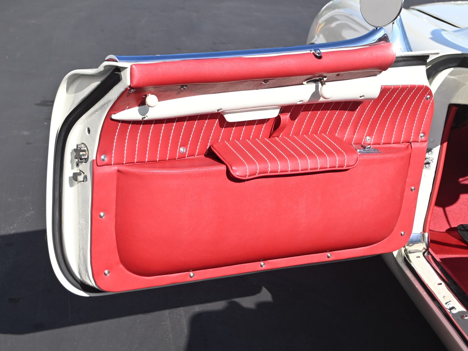 1955 White Corvette 0254