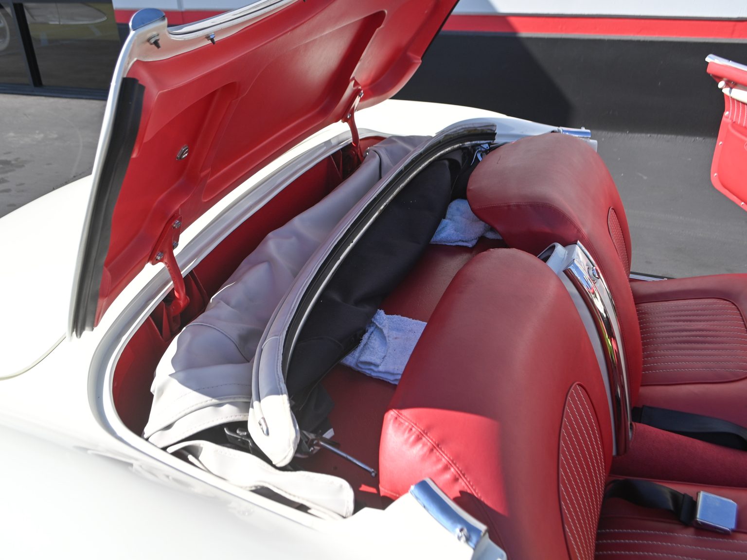 1955 White Corvette 0264