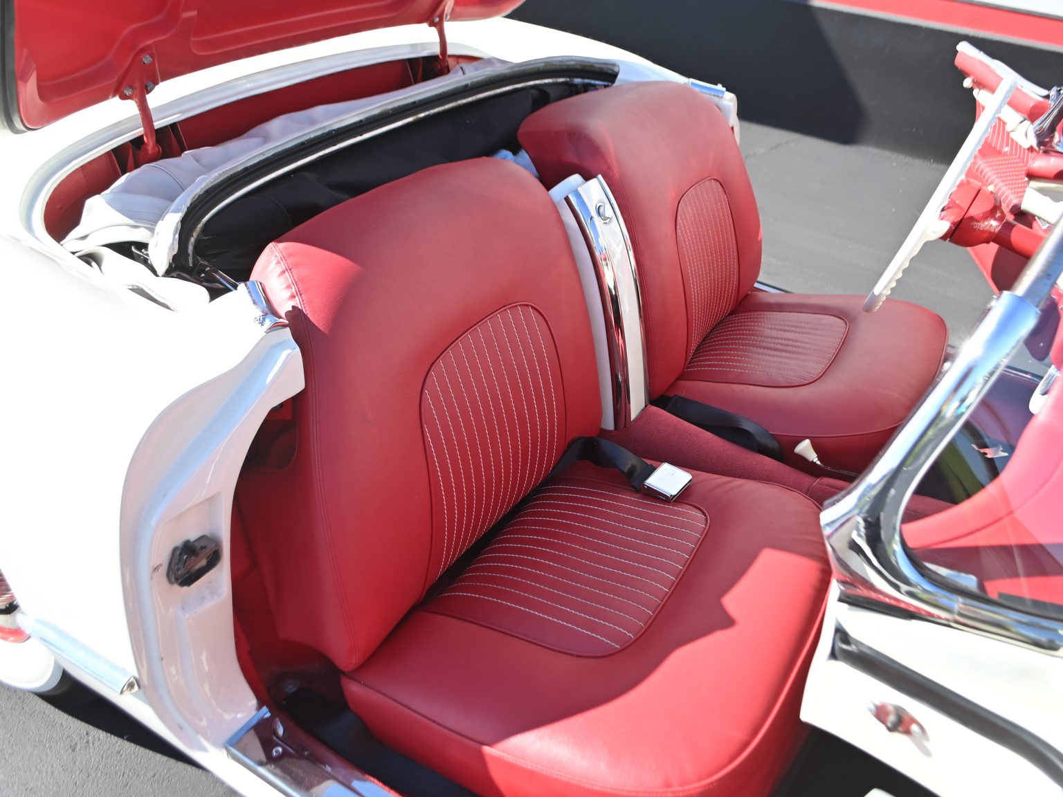 1955 White Corvette 0265