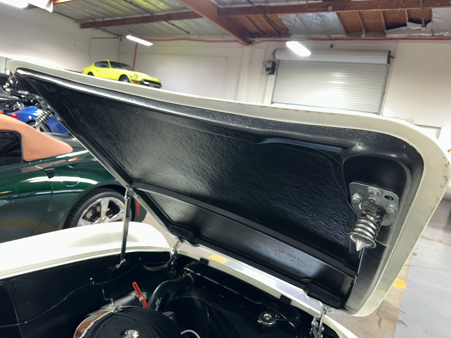 1955 White Corvette 9903