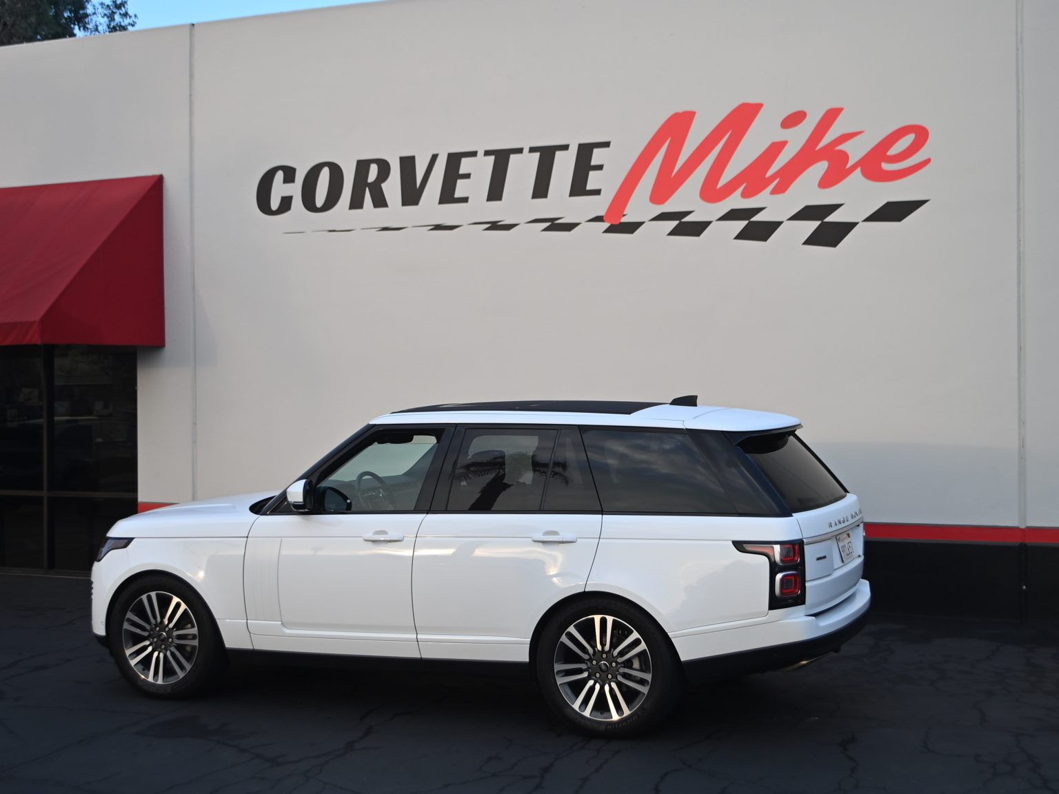 2018 White Land Rover 0413