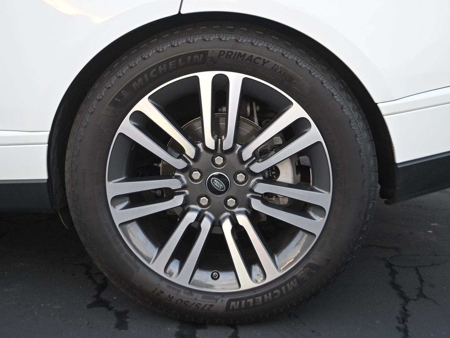 2018 White Land Rover 0417