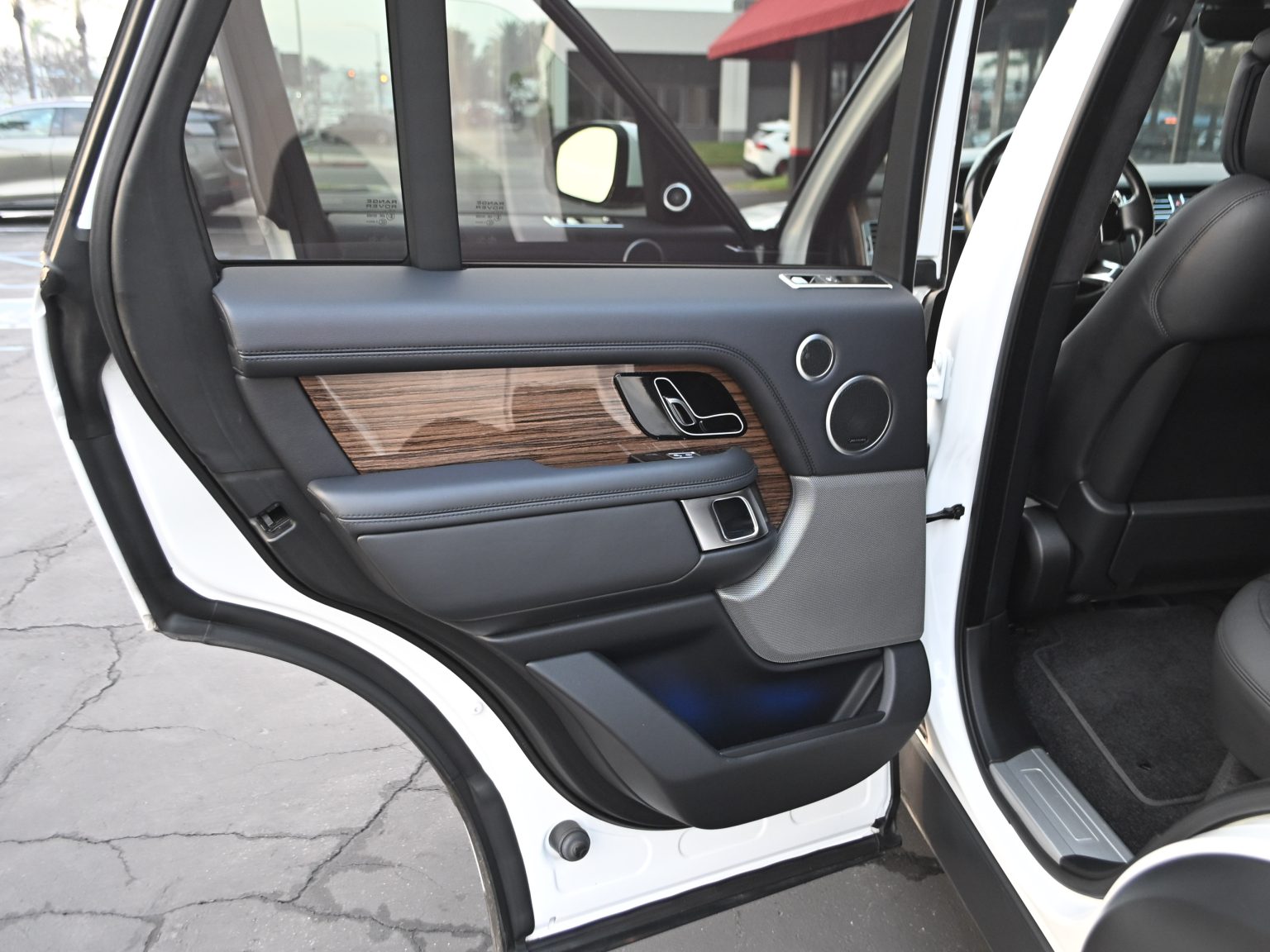 2018 White Land Rover 0423