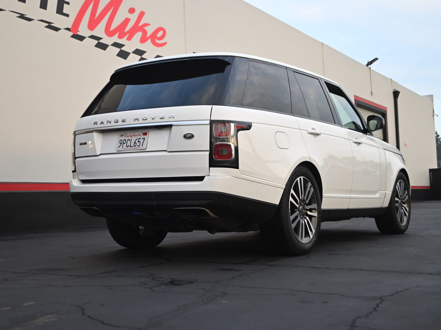 2018 White Land Rover 0434