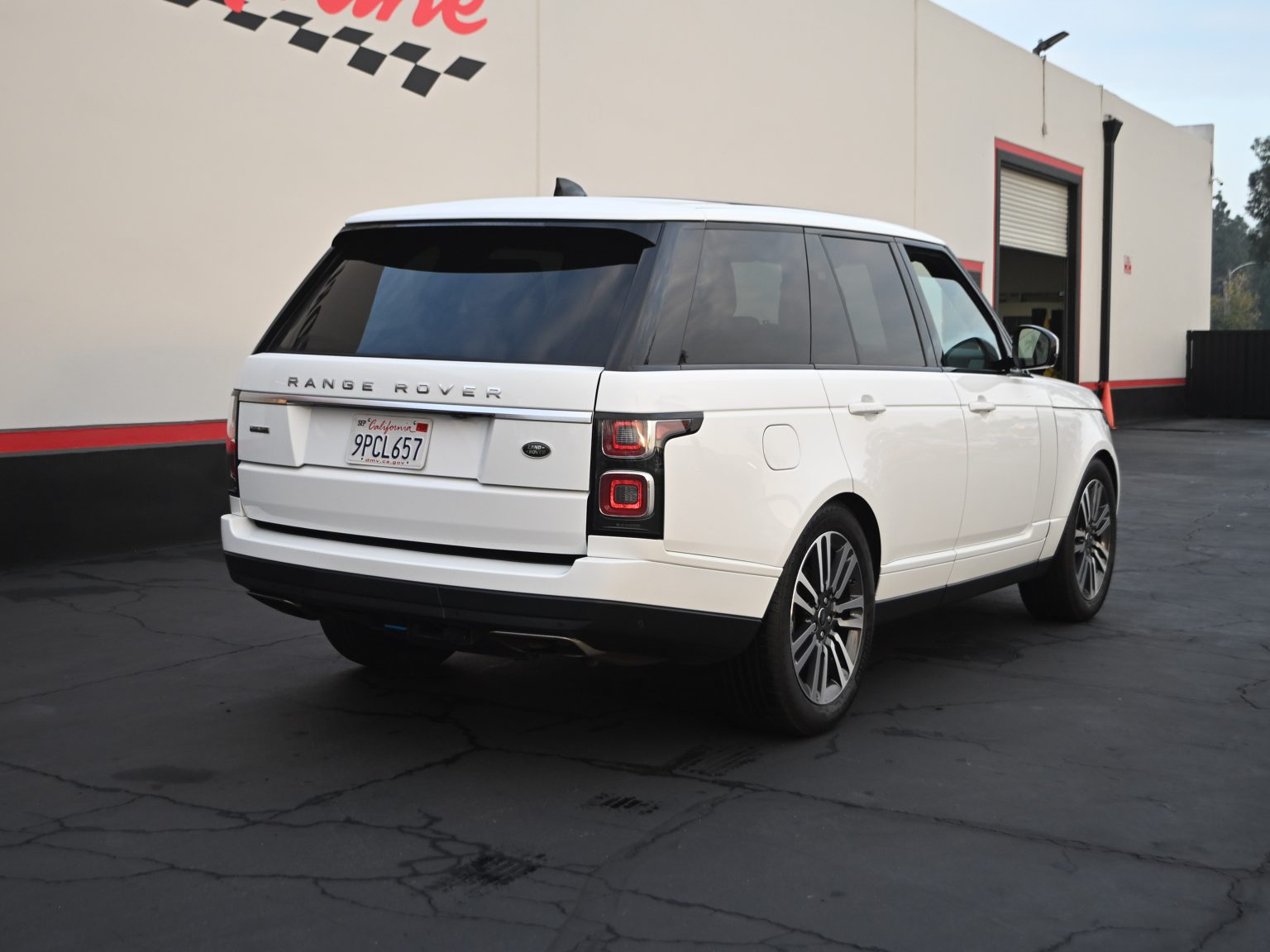 2018 White Land Rover 0435