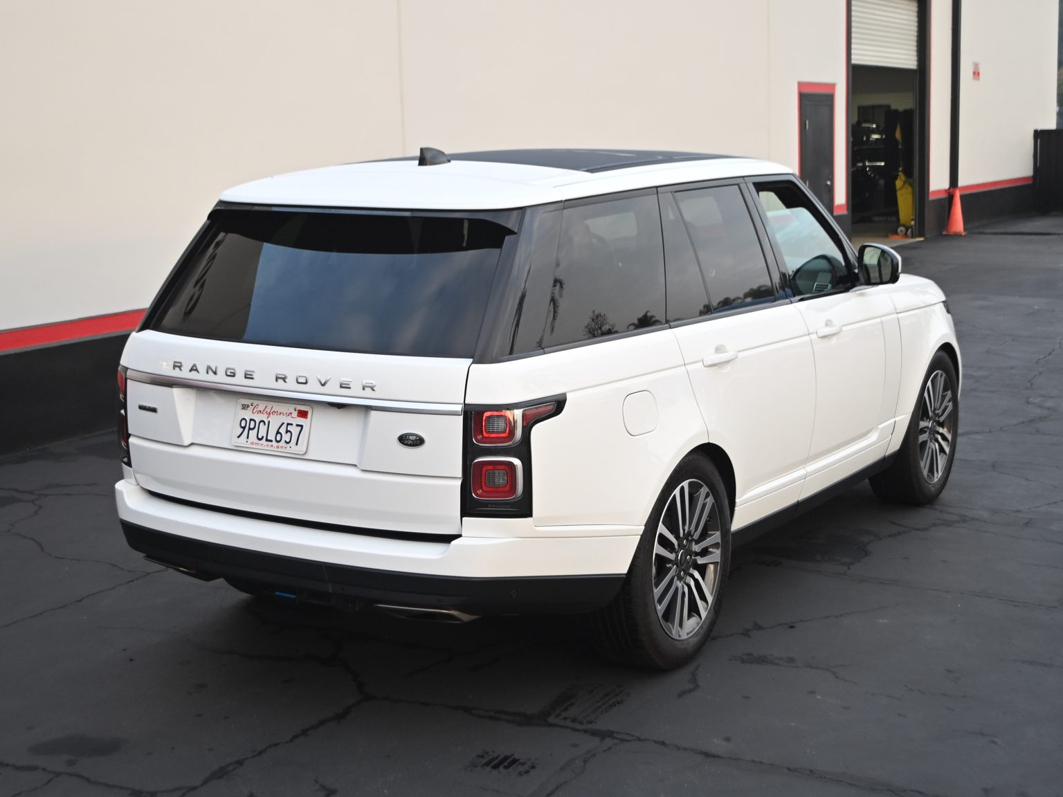 2018 White Land Rover 0436