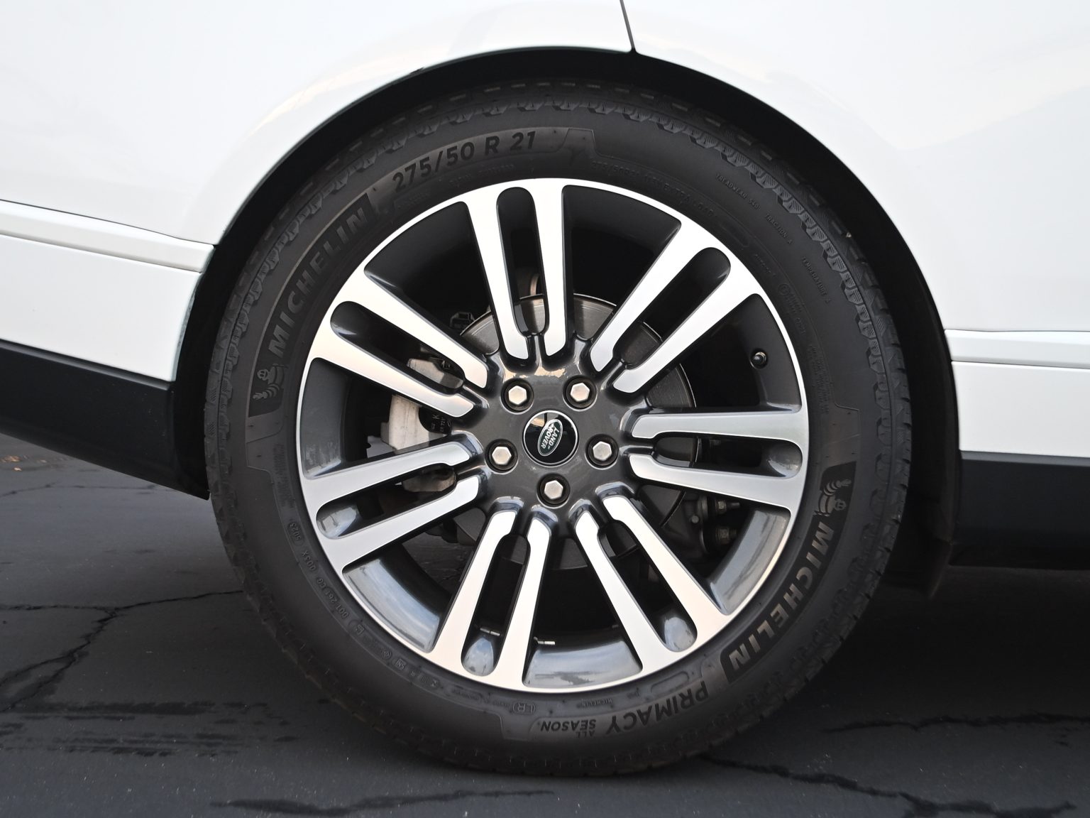 2018 White Land Rover 0448