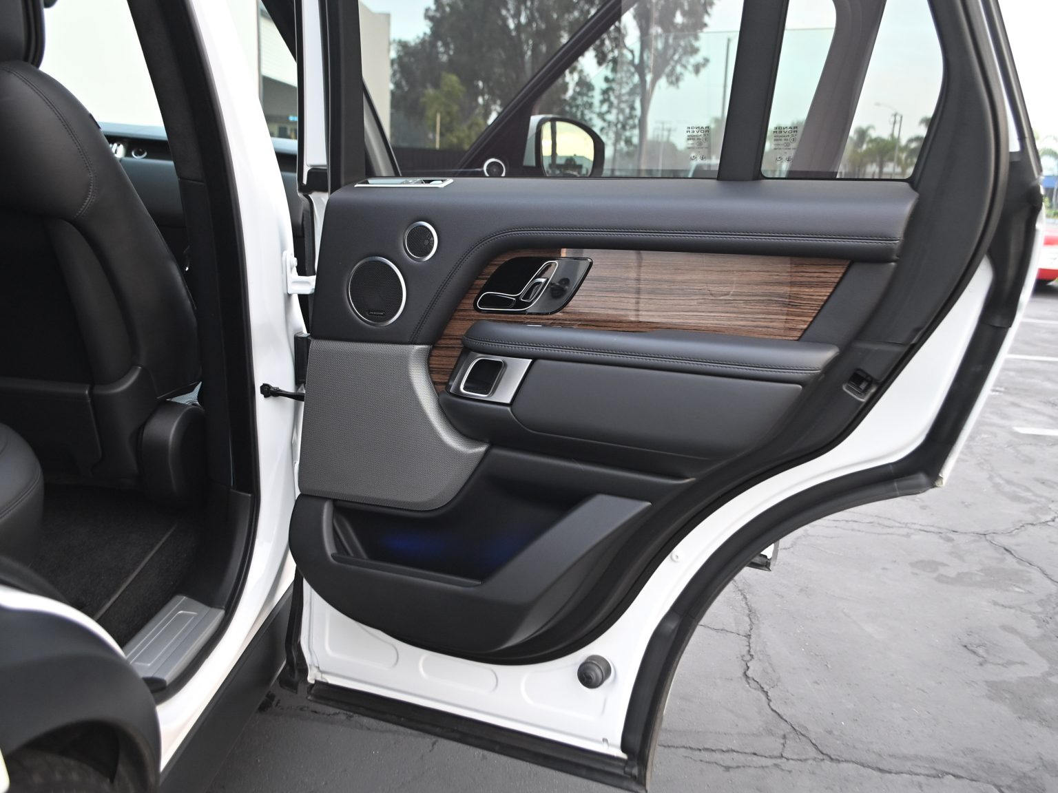 2018 White Land Rover 0454