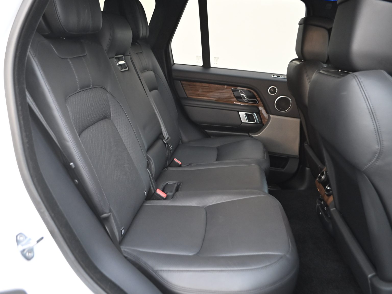 2018 White Land Rover 0456