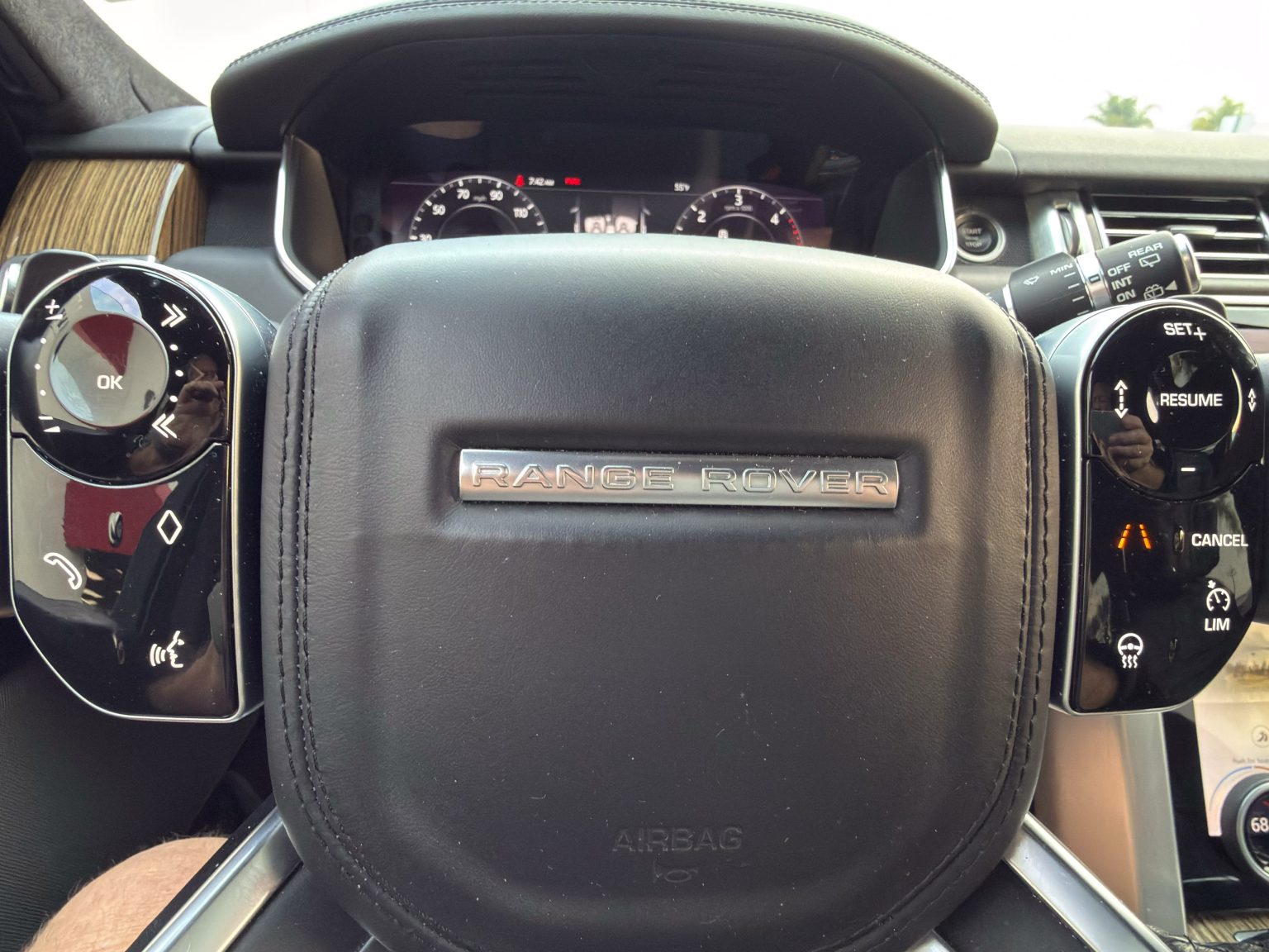 2018 White Land Rover 4830 2