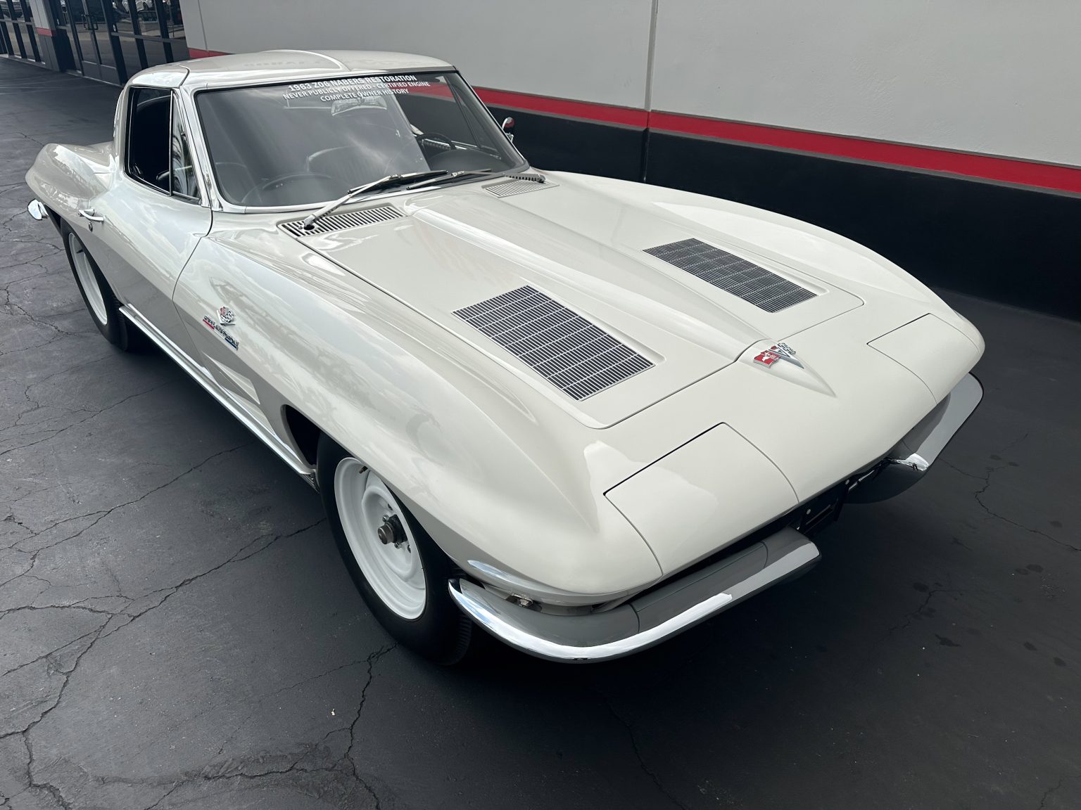 C&B 1963 White ZO6 0215