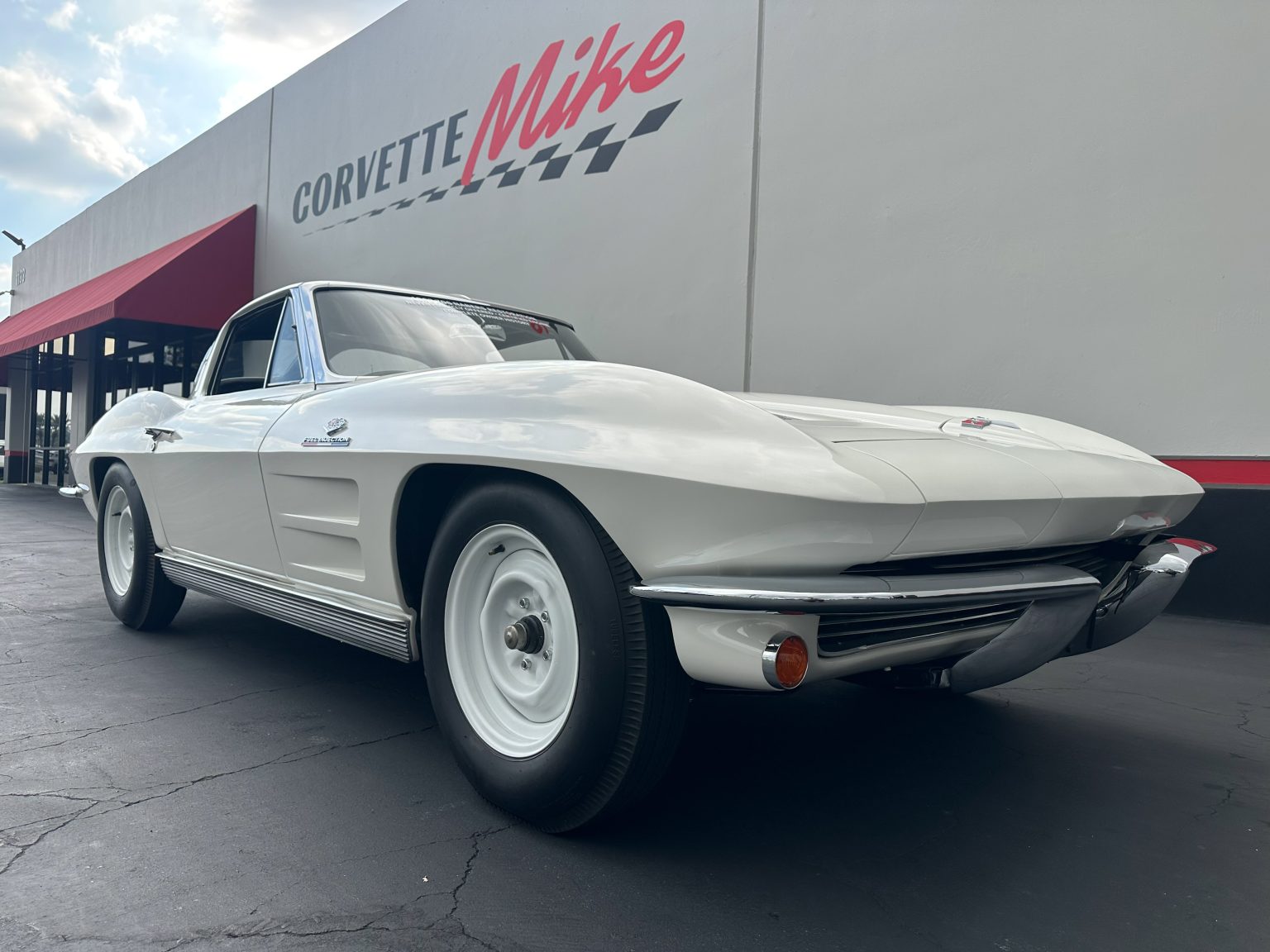 C&B 1963 White ZO6 0216