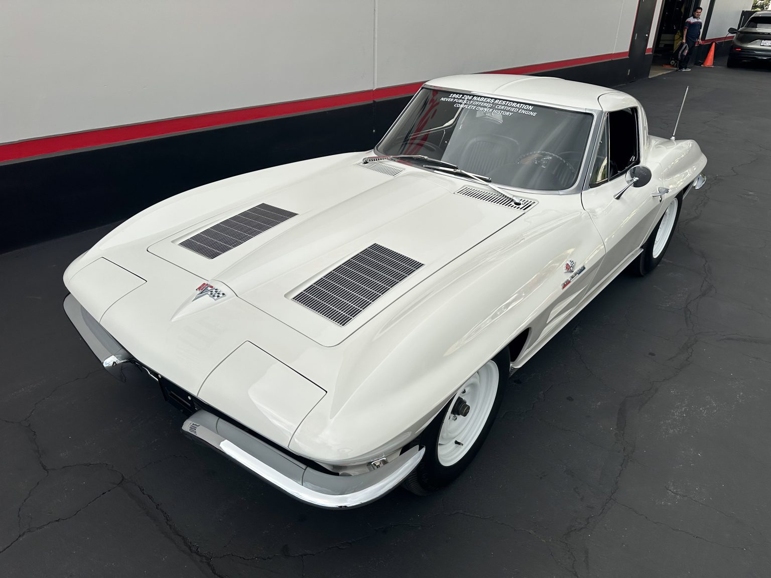 C&B 1963 White ZO6 0221