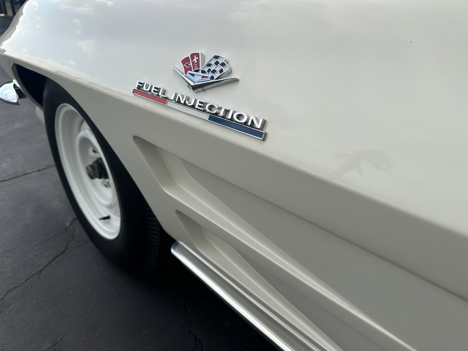 C&B 1963 White ZO6 0227