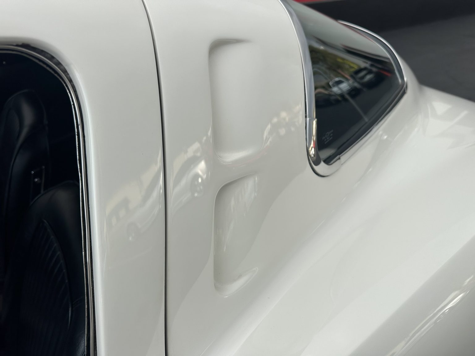 C&B 1963 White ZO6 0228