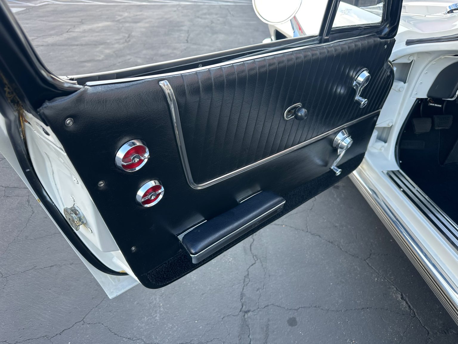 C&B 1963 White ZO6 0230