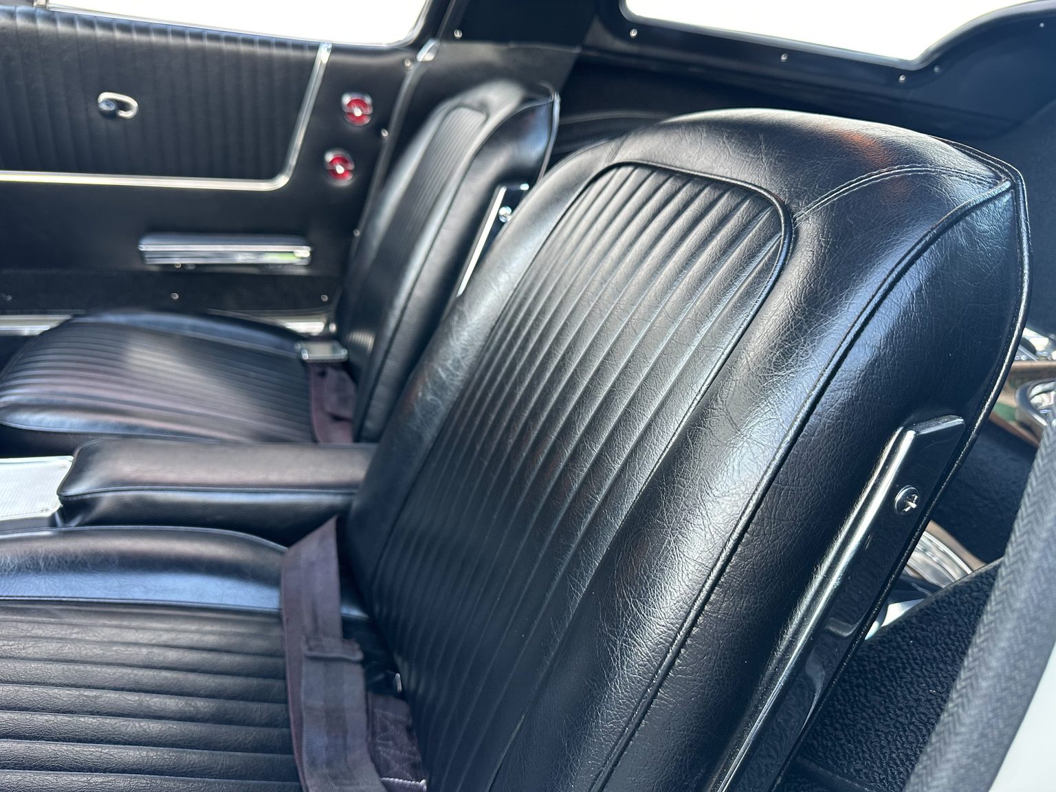 C&B 1963 White ZO6 0233