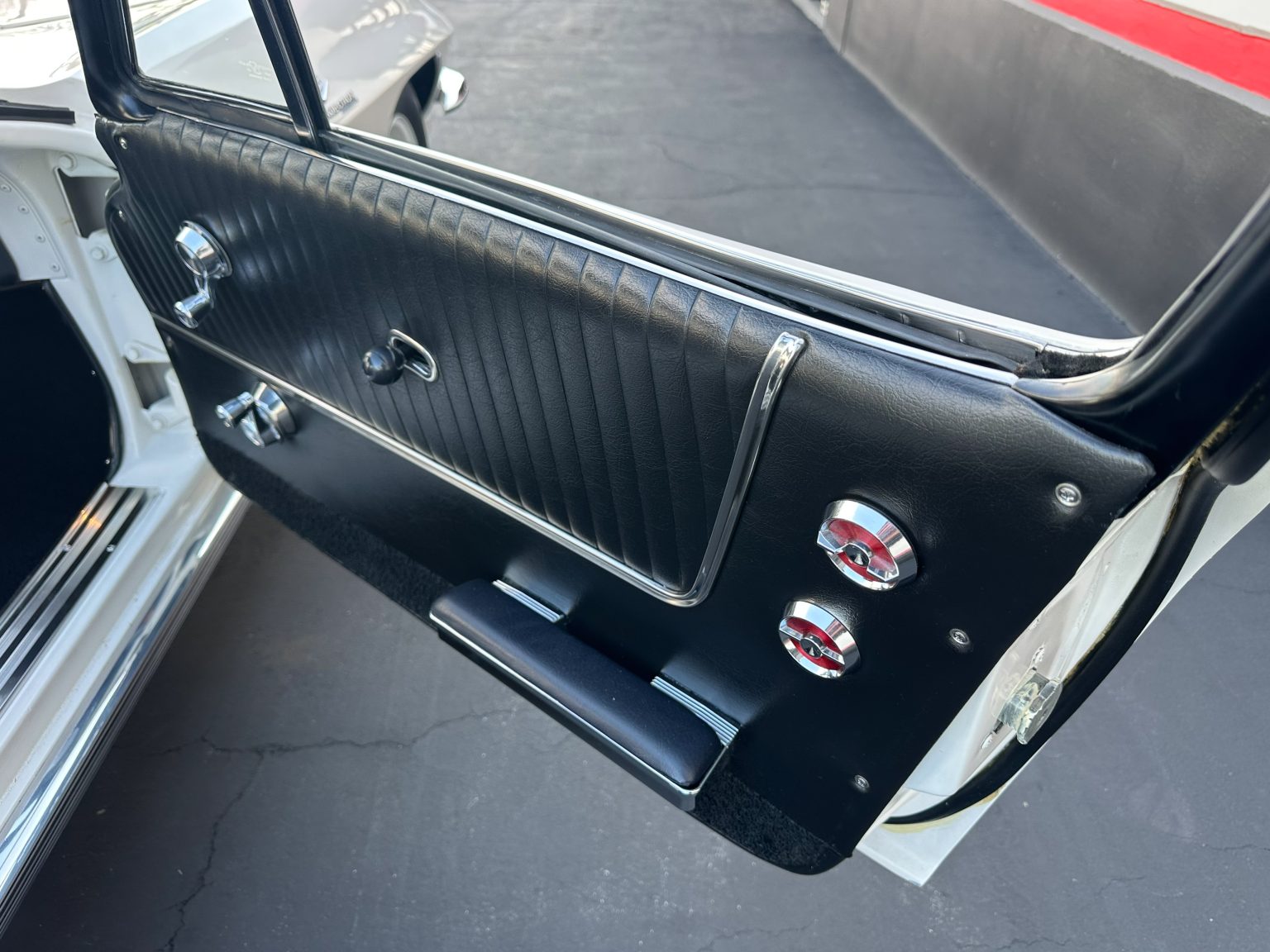 C&B 1963 White ZO6 0245