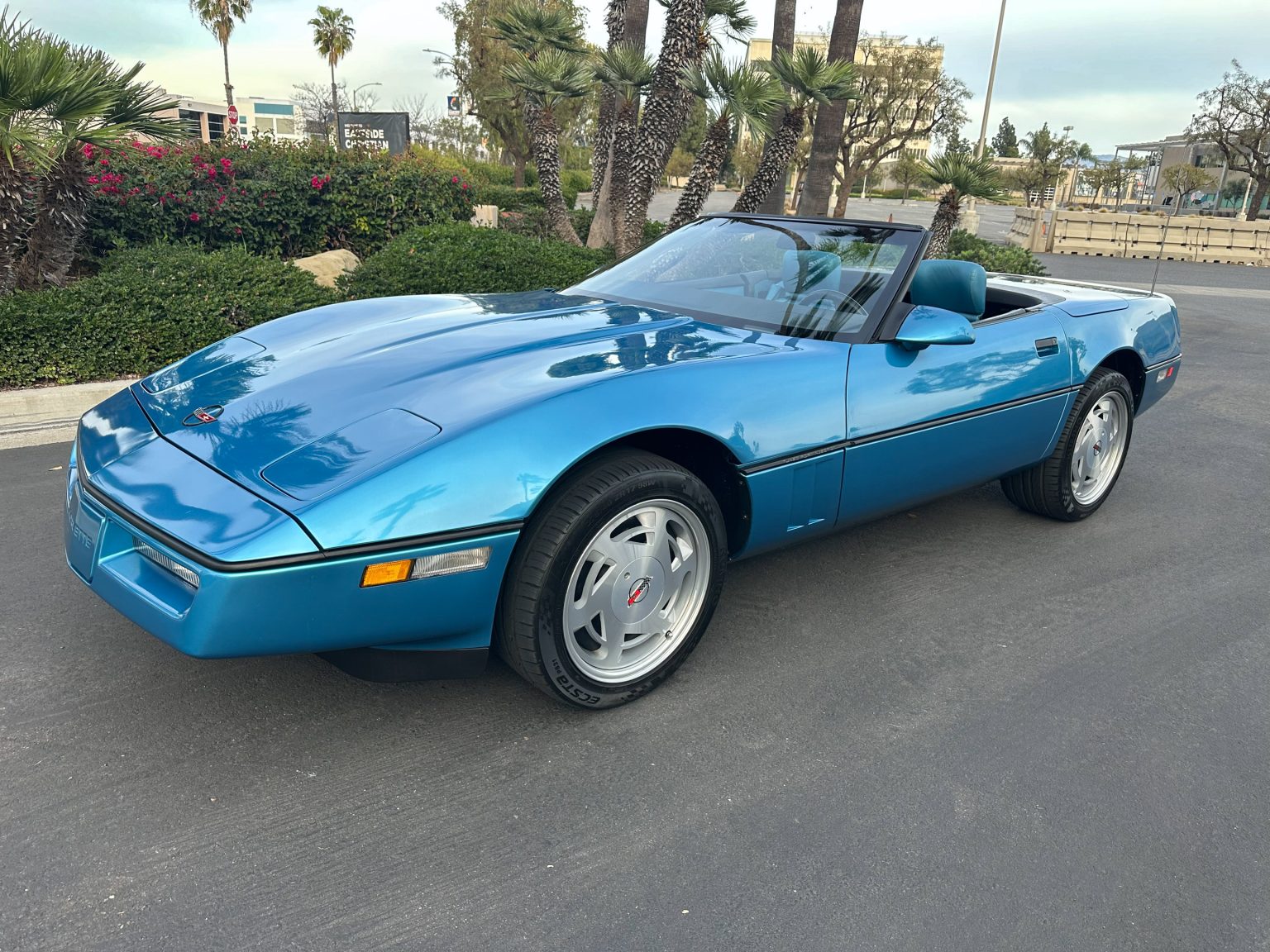 1989 Blue Corvette Convertible 0830