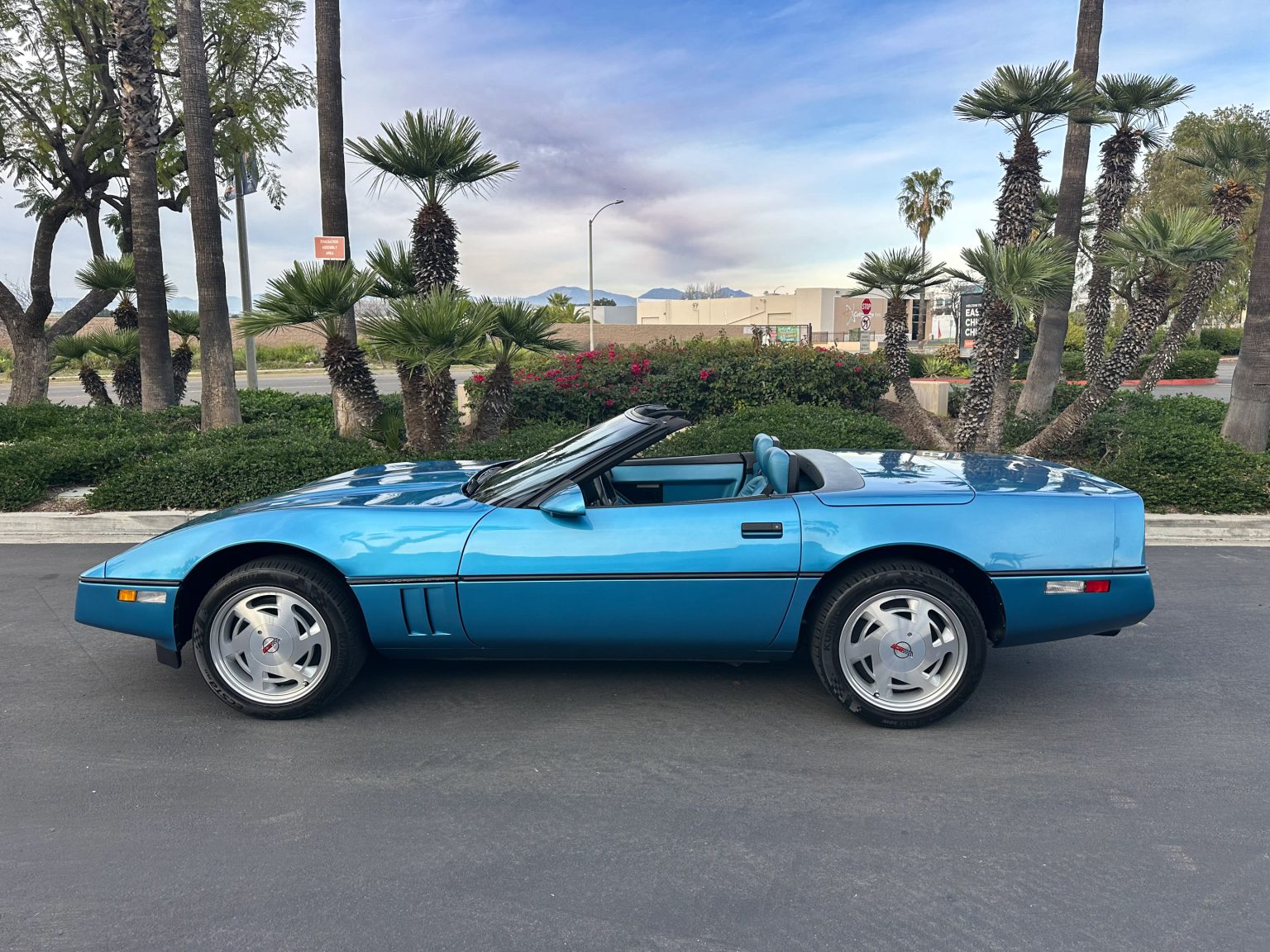 1989 Blue Corvette Convertible 0836