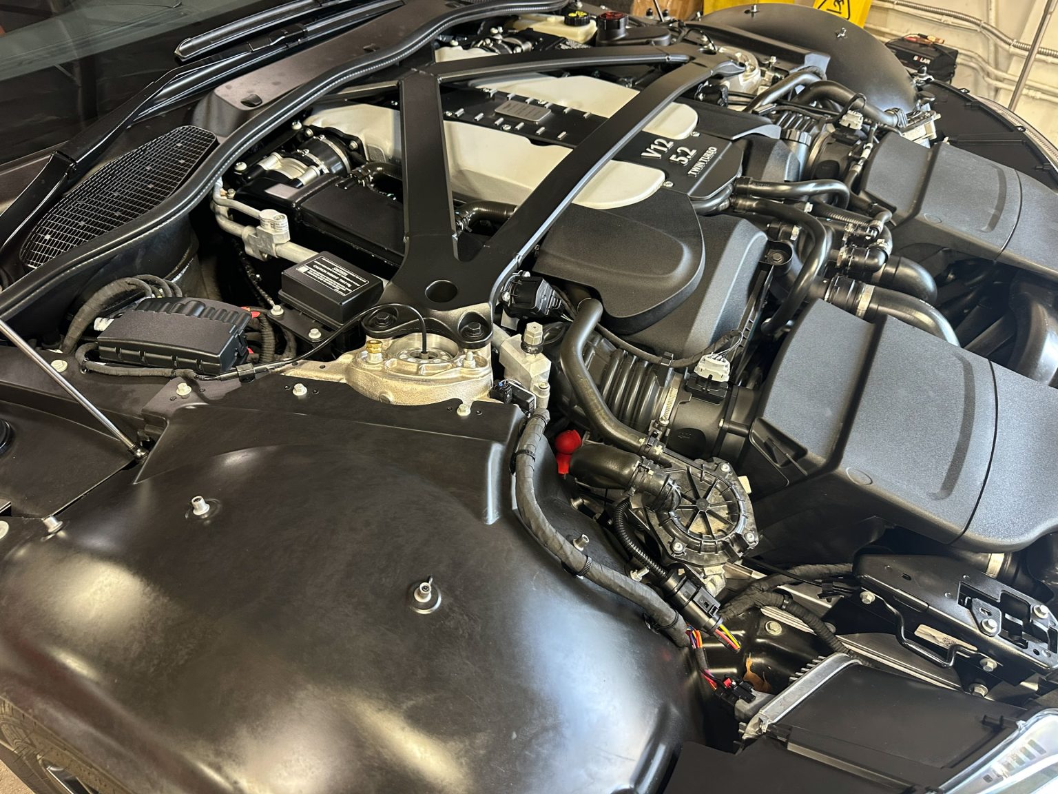 2023 Aston Martin Vantage V12 Roadster 0739