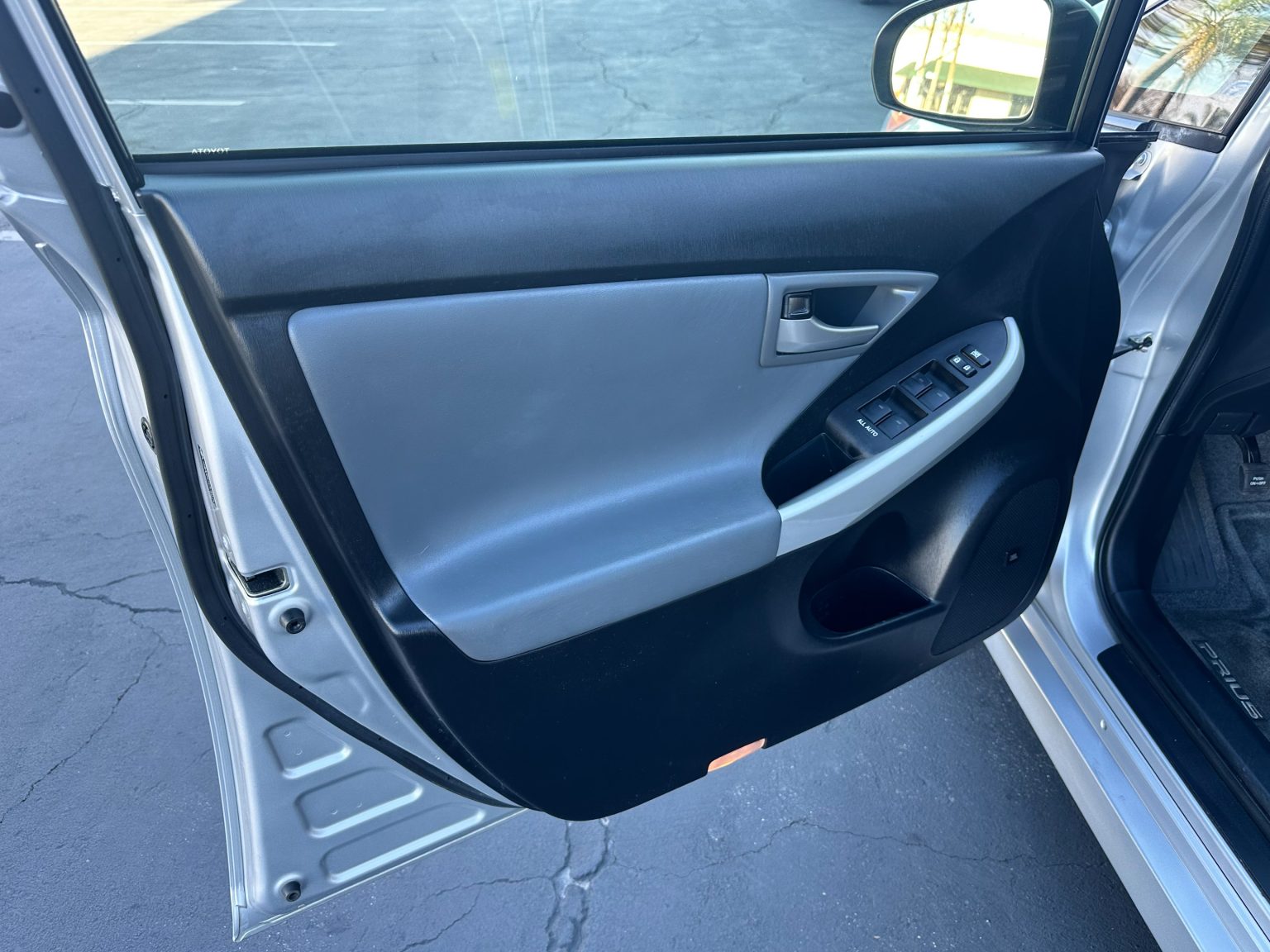 2012 Silver Toyota Prius 1250