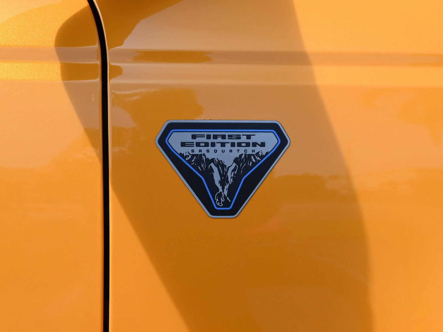 2021 Ford Branco Cyber Orange 0795