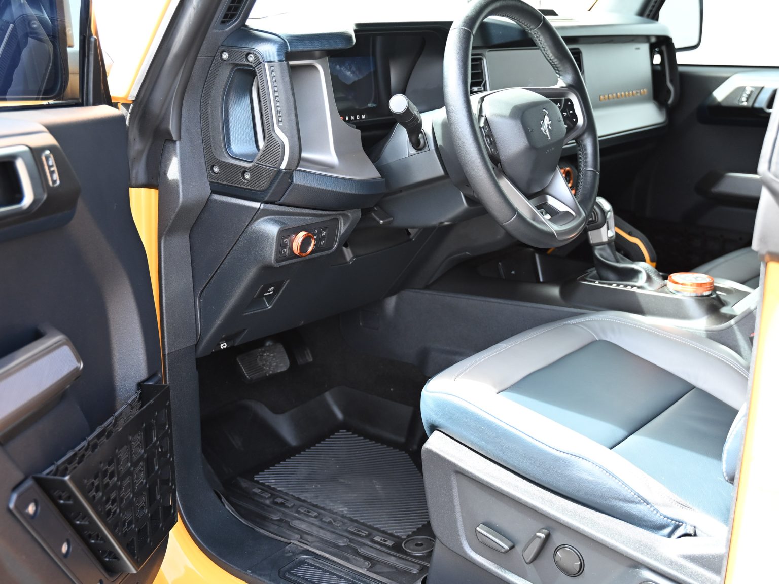 2021 Ford Branco Cyber Orange 0822