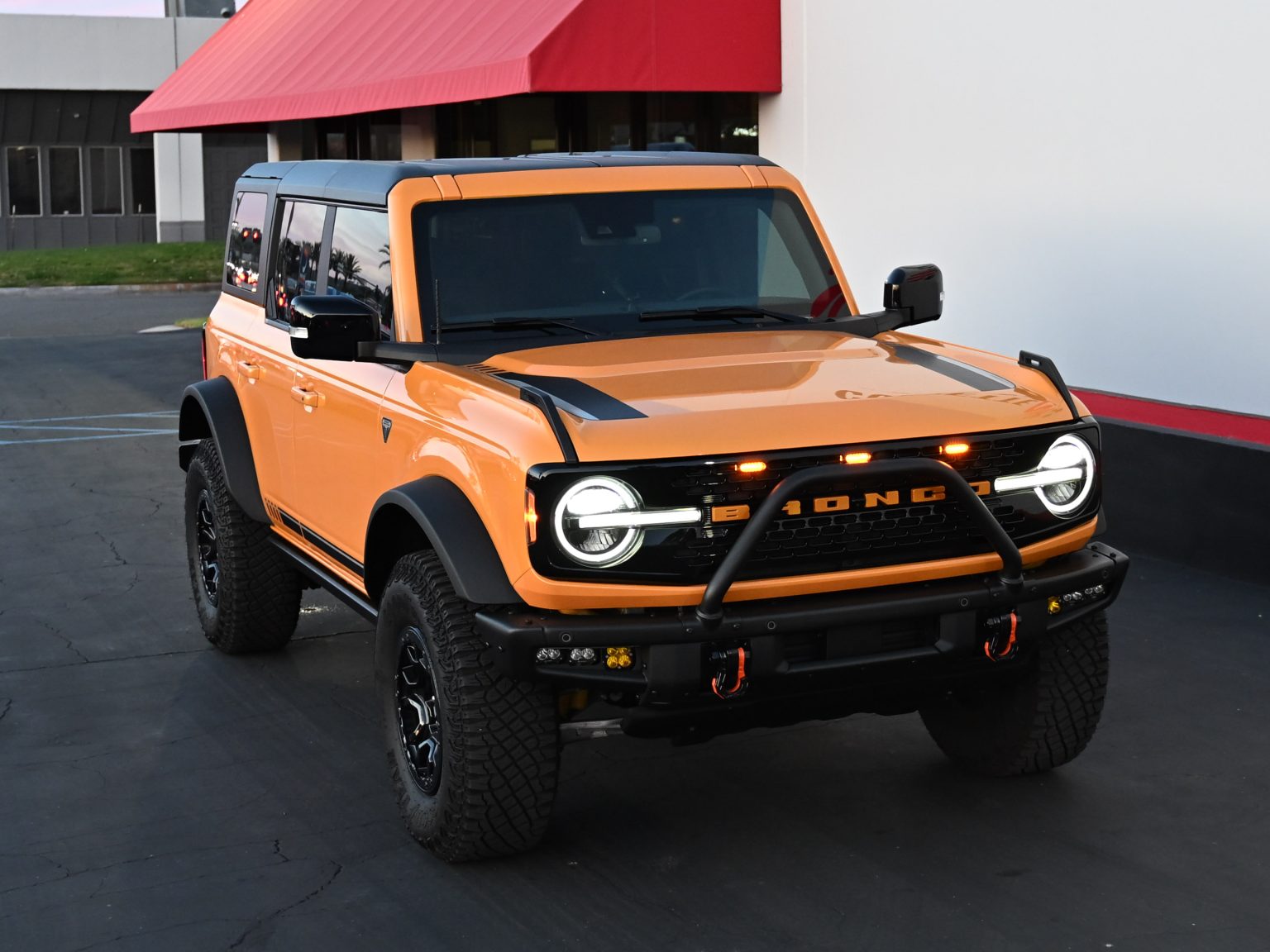 2021 Ford Branco Cyber Orange 0880
