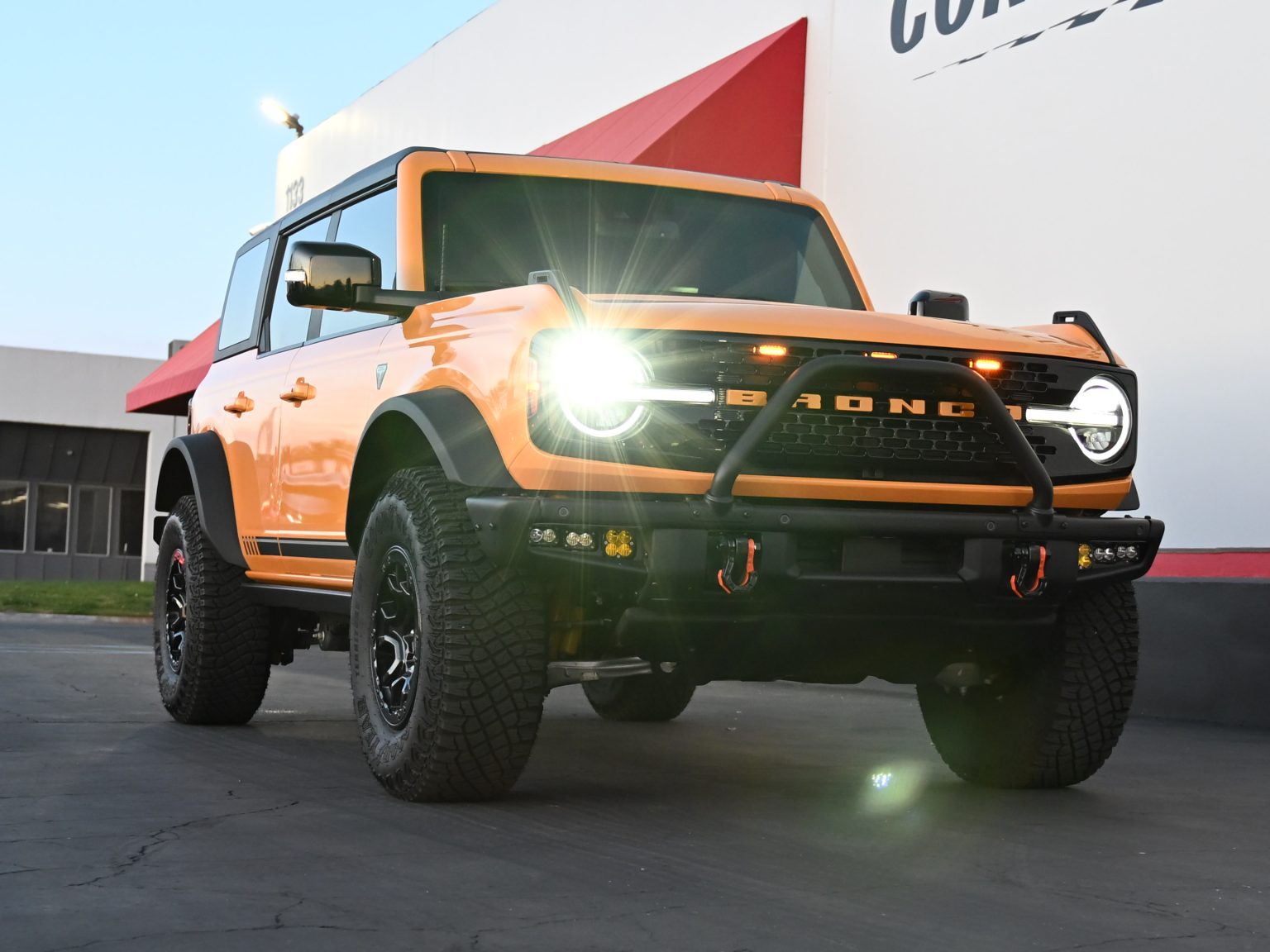 2021 Ford Branco Cyber Orange 0882