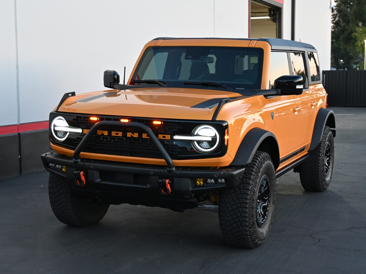 2021 Ford Branco Cyber Orange 0890