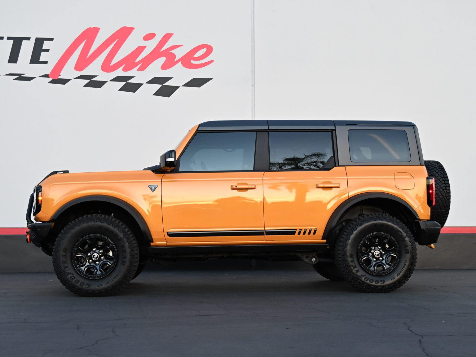 2021 Ford Branco Cyber Orange 0899