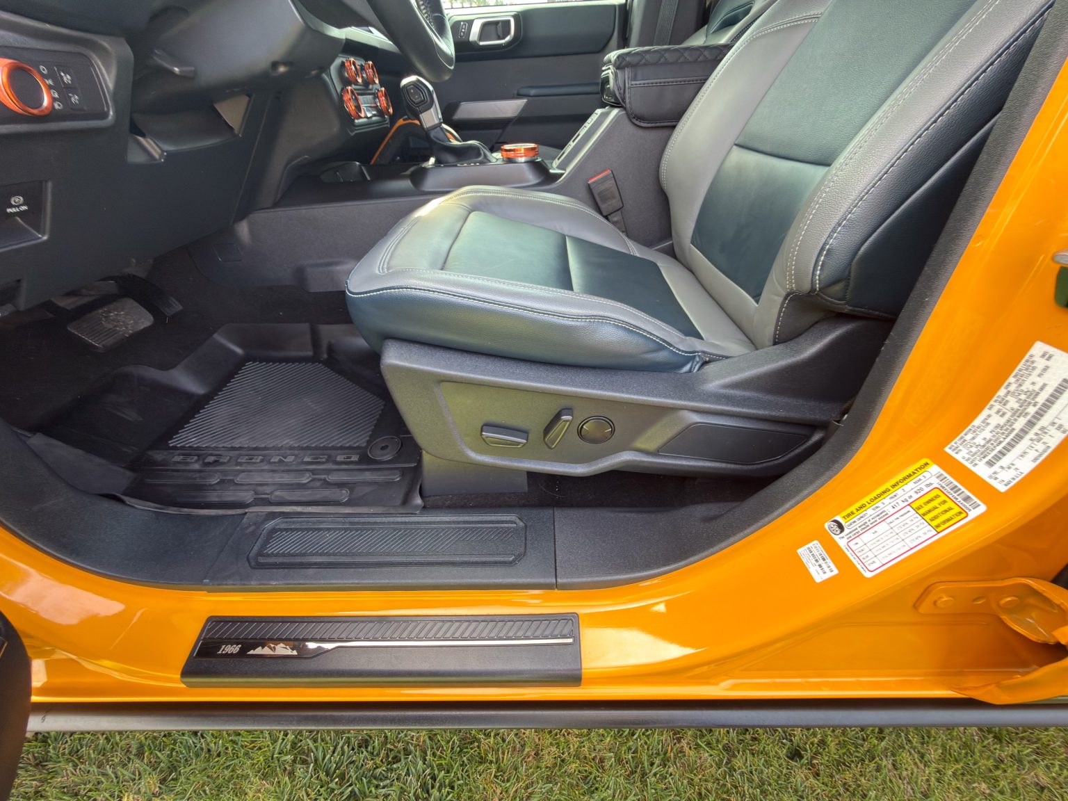 2021 Ford Branco Cyber Orange 5211