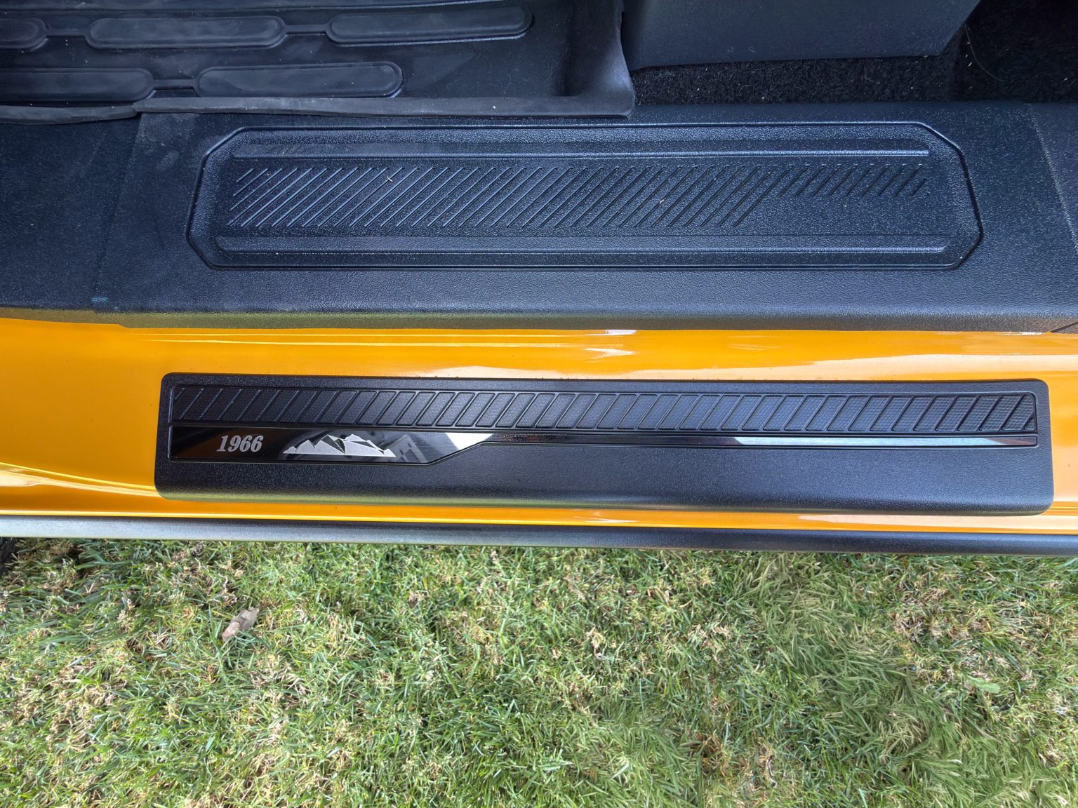 2021 Ford Branco Cyber Orange 5216