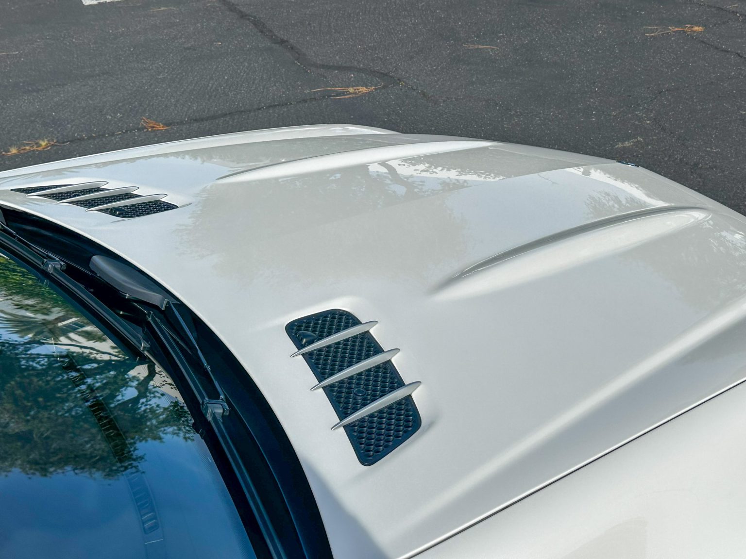 2012 White Mercedes Benz SL550 2087