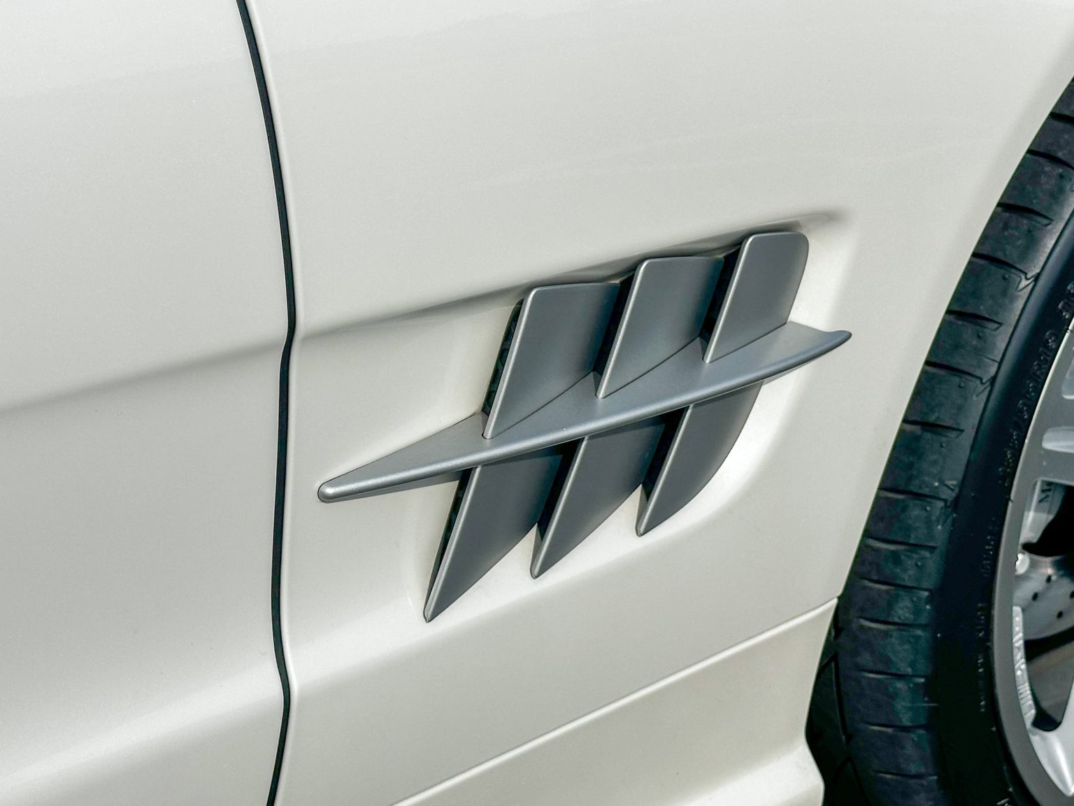 2012 White Mercedes Benz SL550 2088