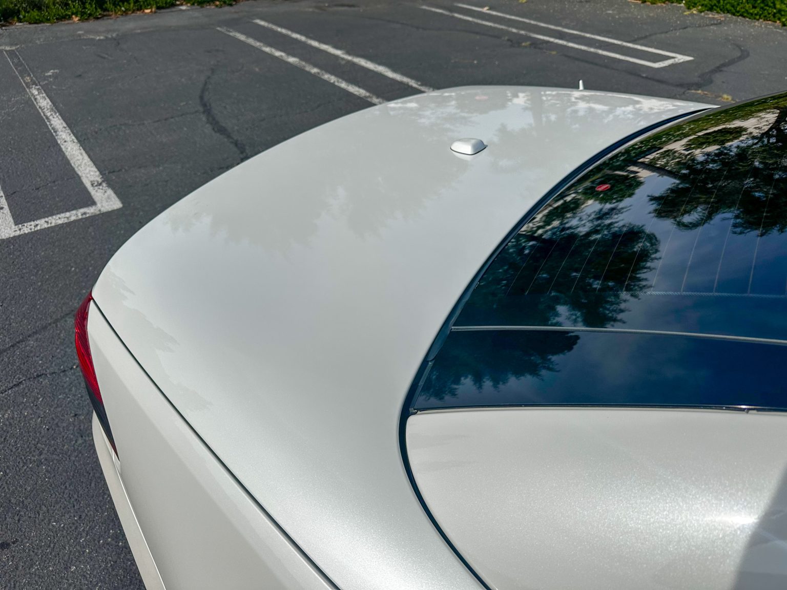 2012 White Mercedes Benz SL550 2090