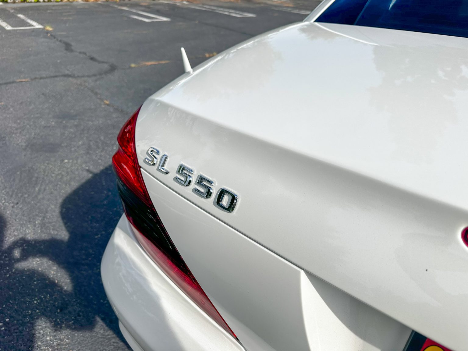 2012 White Mercedes Benz SL550 2092