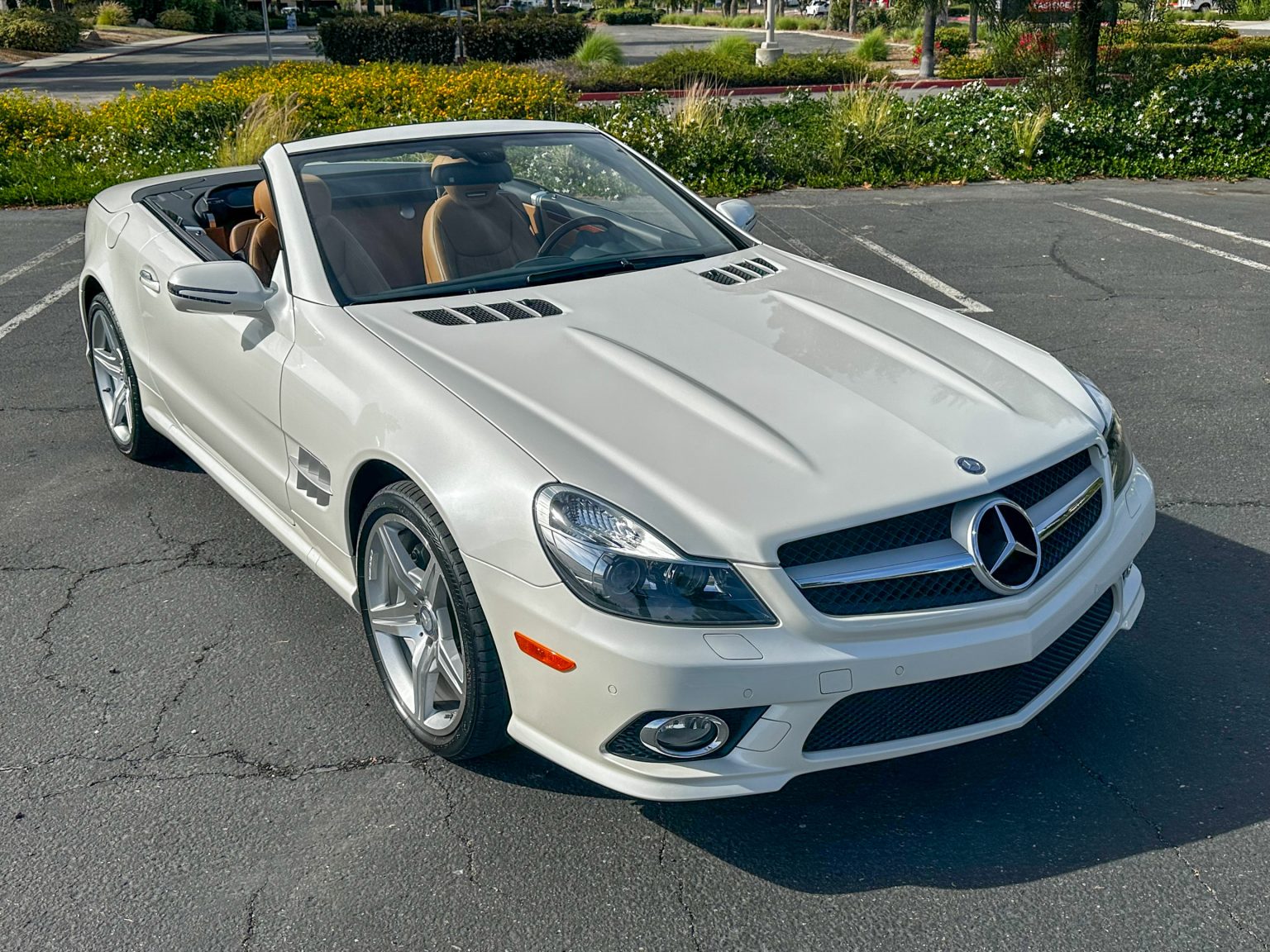 2012 White Mercedes Benz SL550 2104
