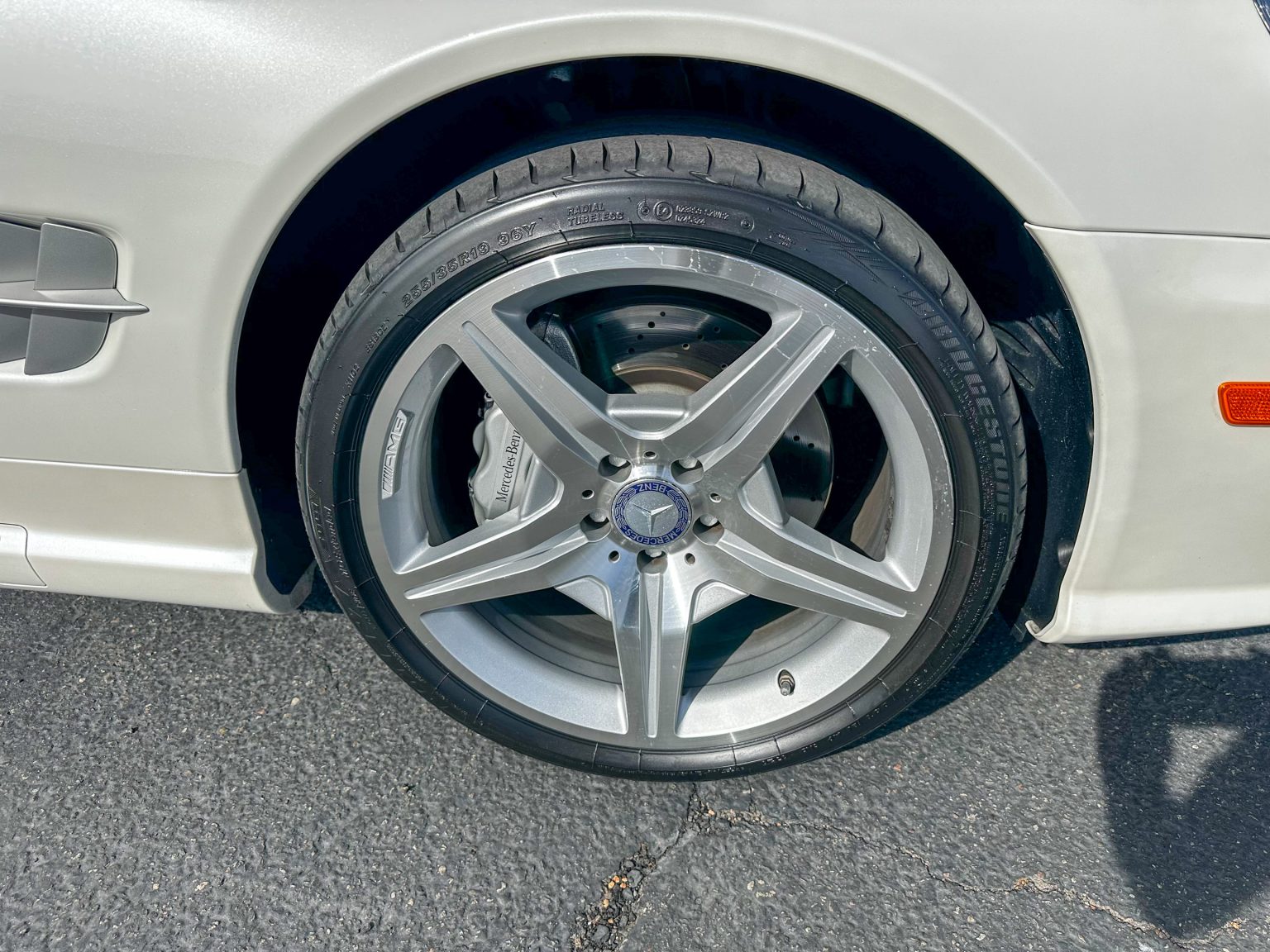 2012 White Mercedes Benz SL550 2106